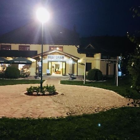 בוגוינו Omladinski Hotel Rostovo מראה חיצוני תמונה