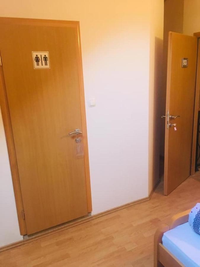 בוגוינו Omladinski Hotel Rostovo מראה חיצוני תמונה