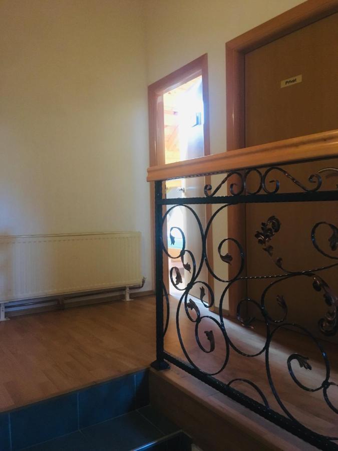 בוגוינו Omladinski Hotel Rostovo מראה חיצוני תמונה