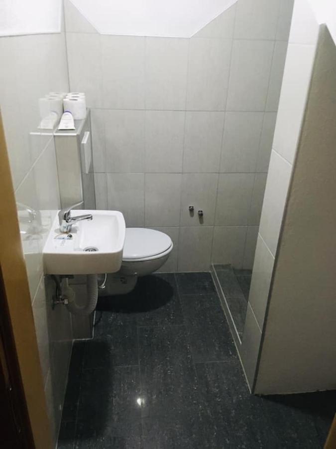 בוגוינו Omladinski Hotel Rostovo מראה חיצוני תמונה