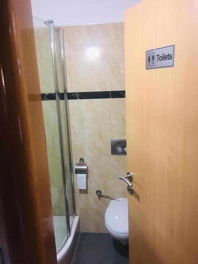 בוגוינו Omladinski Hotel Rostovo מראה חיצוני תמונה