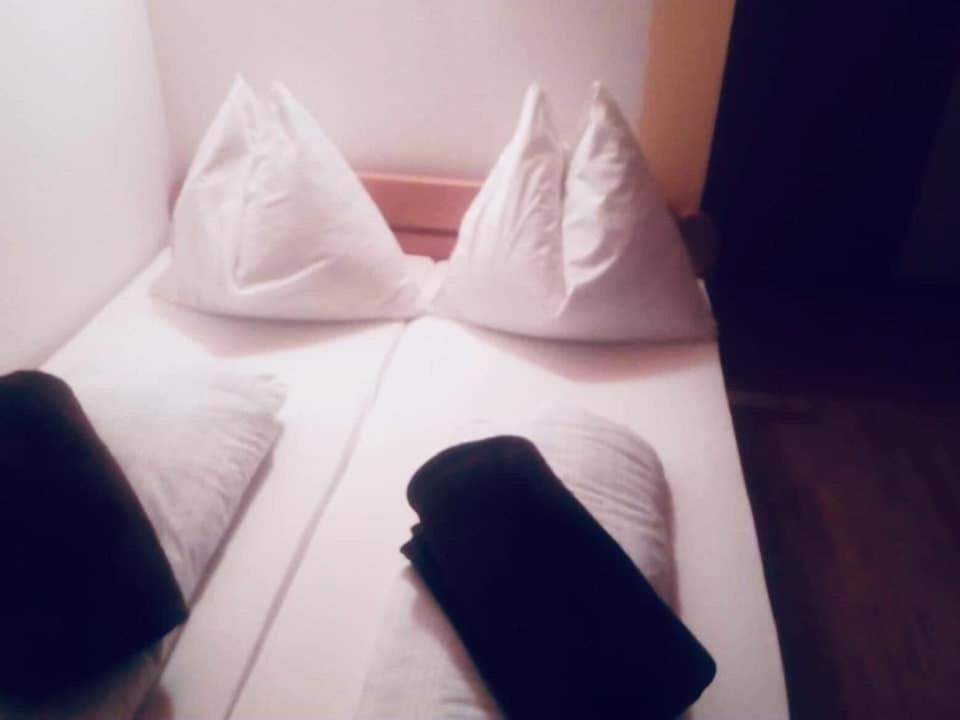 בוגוינו Omladinski Hotel Rostovo מראה חיצוני תמונה