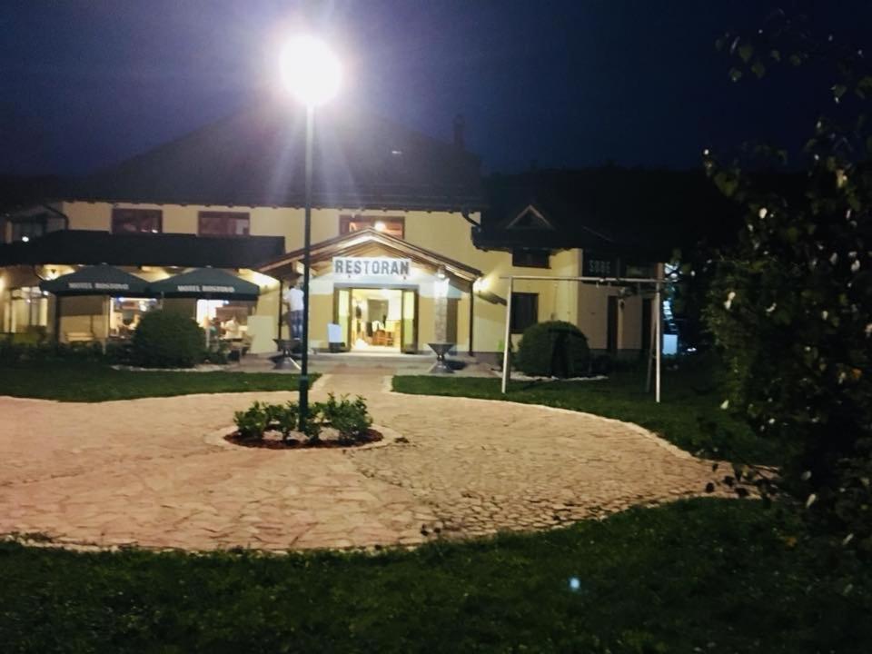 בוגוינו Omladinski Hotel Rostovo מראה חיצוני תמונה