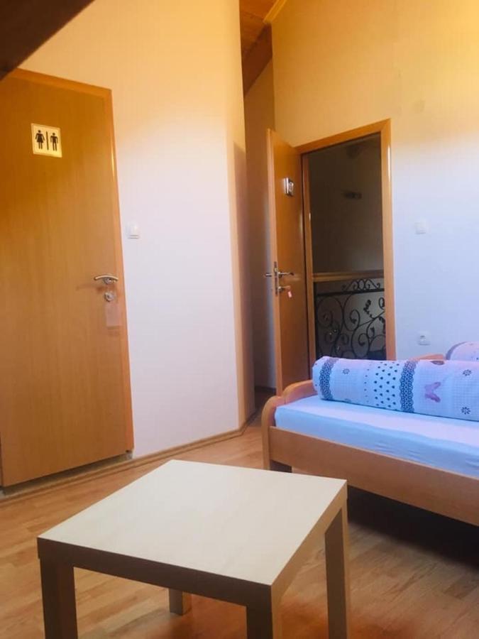 בוגוינו Omladinski Hotel Rostovo מראה חיצוני תמונה